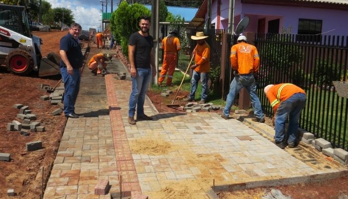 Rio Bonito - Vice-prefeito e secretário de obras e urbanismo fazem verificação das obras no Campo Do Bugre